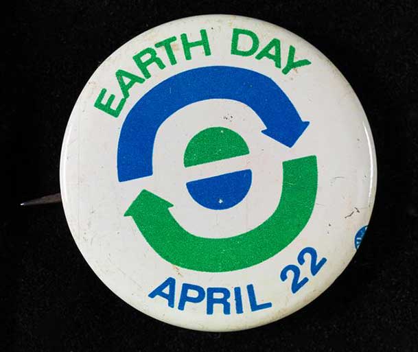 Earth Day Buttons 